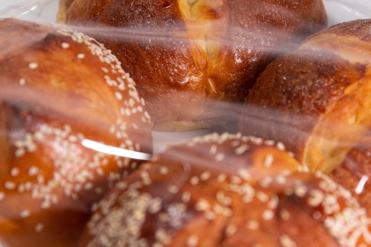 Automated touchless packaging